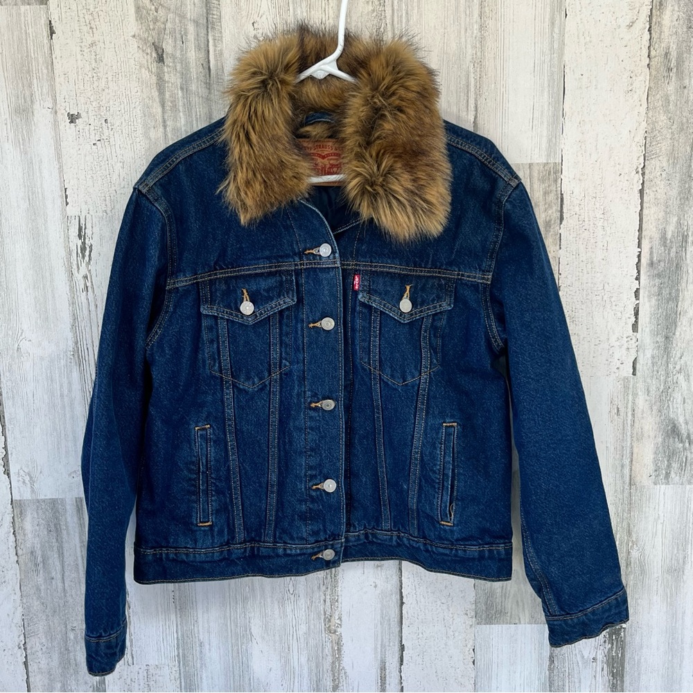 Levi’s Women’s Ex Boyfriend Faux Fur Blue Denim Trucker Jacket Size Large